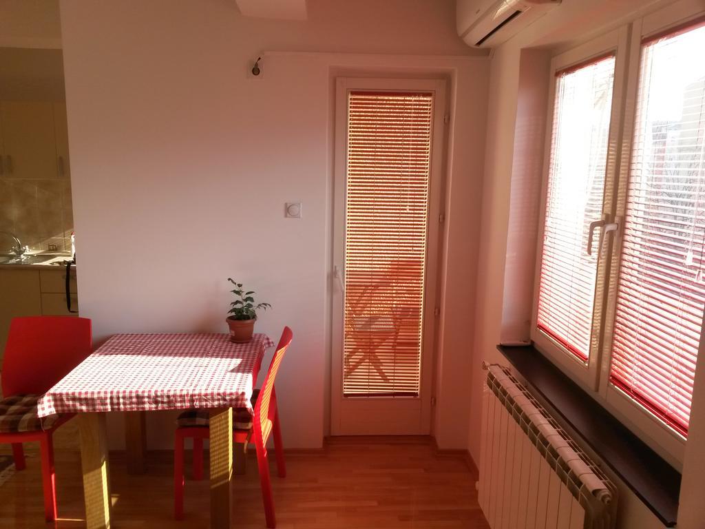 Risto'S Apartment Skopje Eksteriør billede