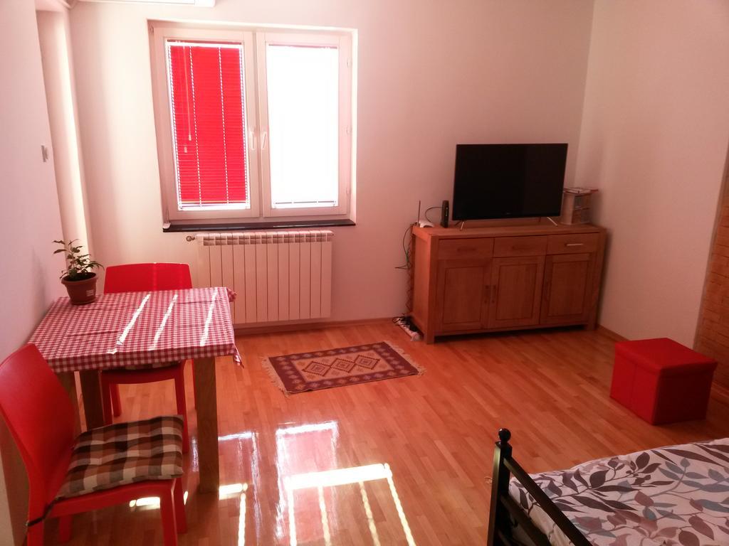 Risto'S Apartment Skopje Eksteriør billede